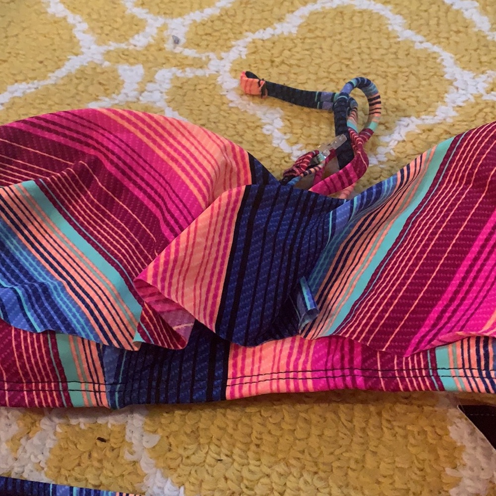 Bikini - Picture 4 of 4